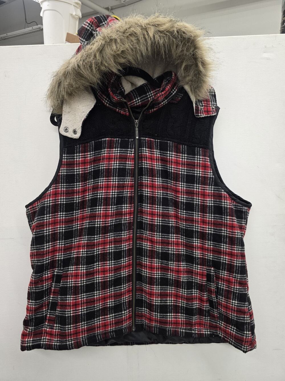 Natural Reflections Red Flannel Plaid Faux Fur Hooded Lined Vest Size 2XL Zip